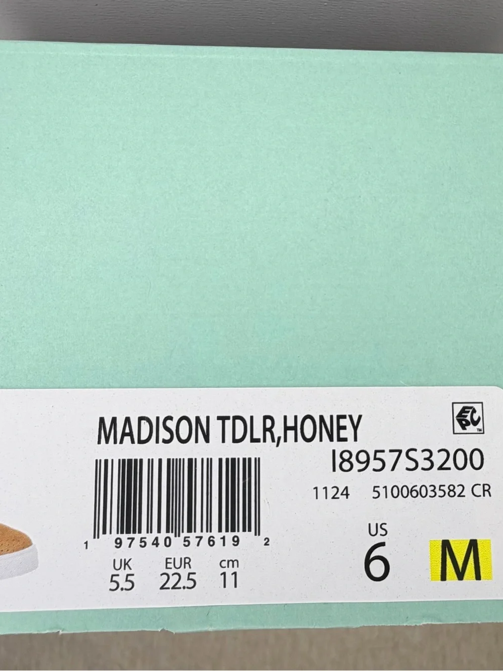 Brand new Dr. Scholl’s Madison toddler slip-on shoes in size US 6.